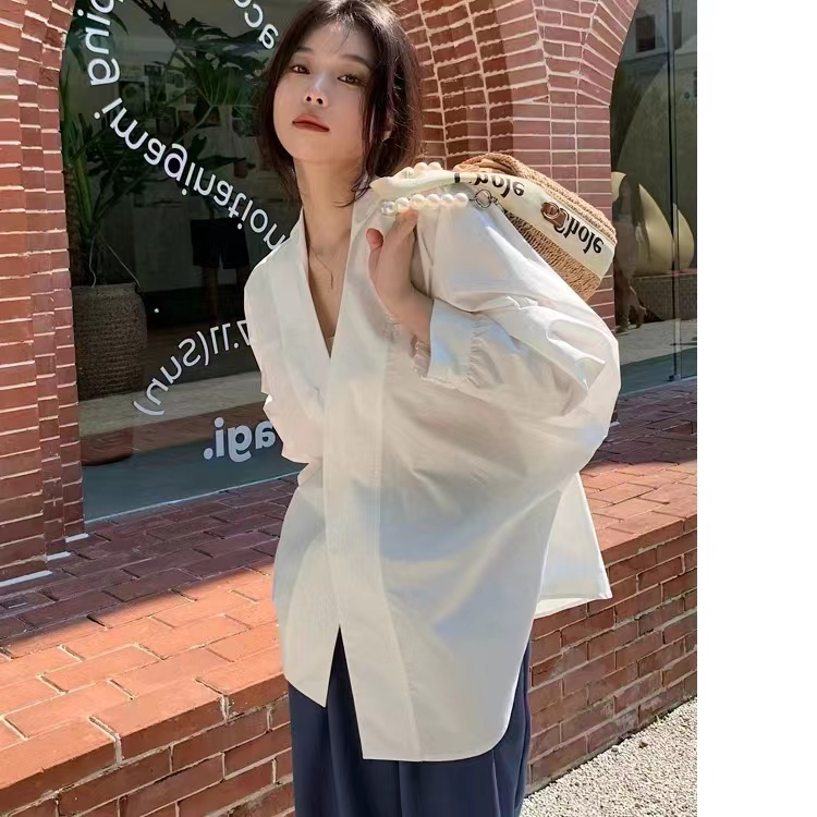 可鹽可甜 V領寬鬆長袖襯衫