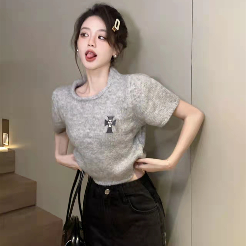 Hong Kong style gray cross short-sleeved sweater for women spring new design niche ins trendy hot girl top