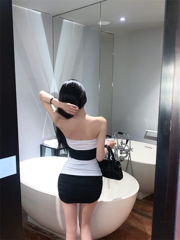 實拍  新款性感辣妹抹胸小上衣+撞色拼接修身短裙兩件套