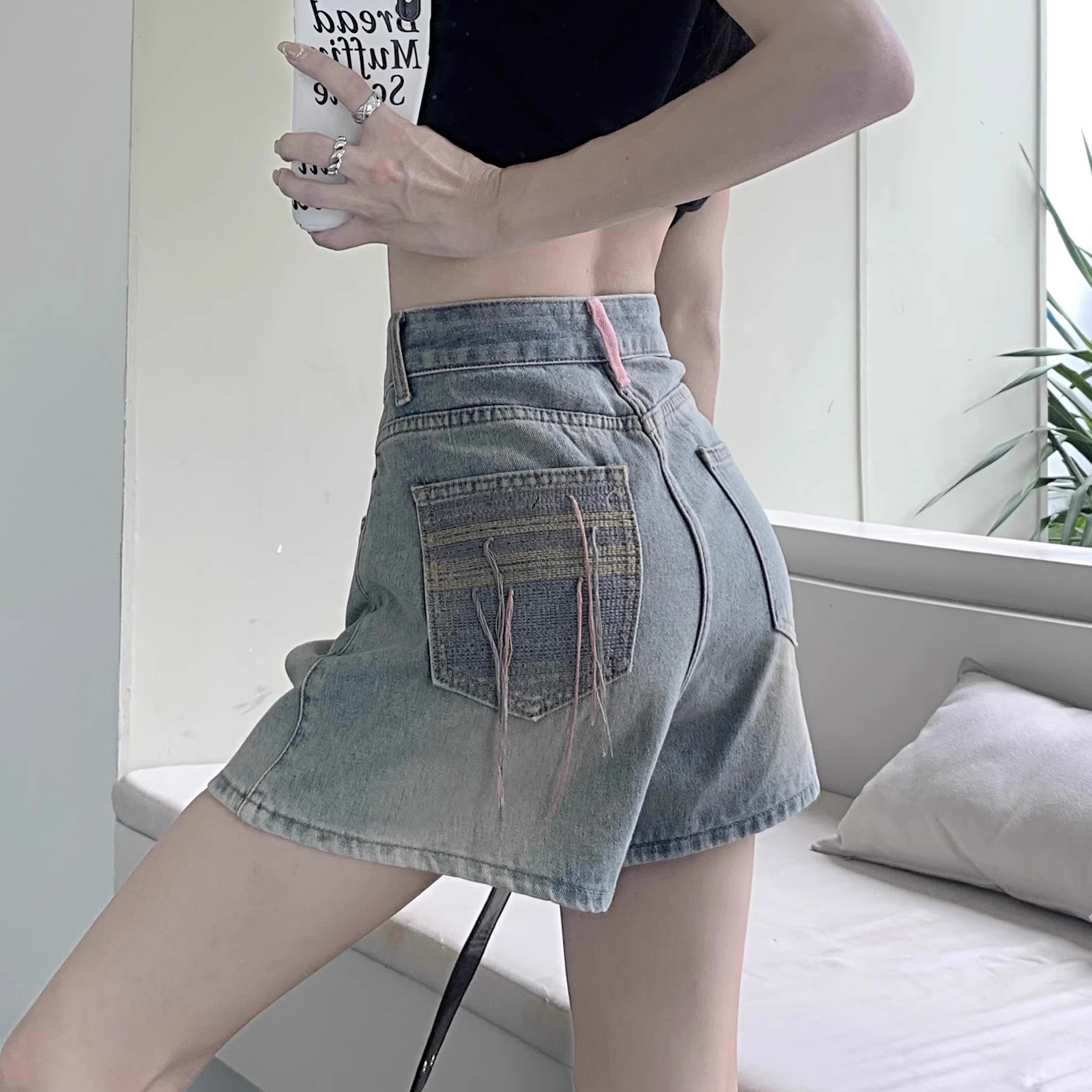 新款寬鬆顯瘦設計感a字闊腿褲子淺色高腰口袋刺繡牛仔短褲女夏季