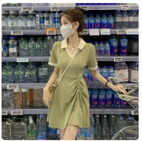 綠色polo領抽繩連衣裙夏季女設計感小眾修身收腰顯瘦休閒t恤裙子