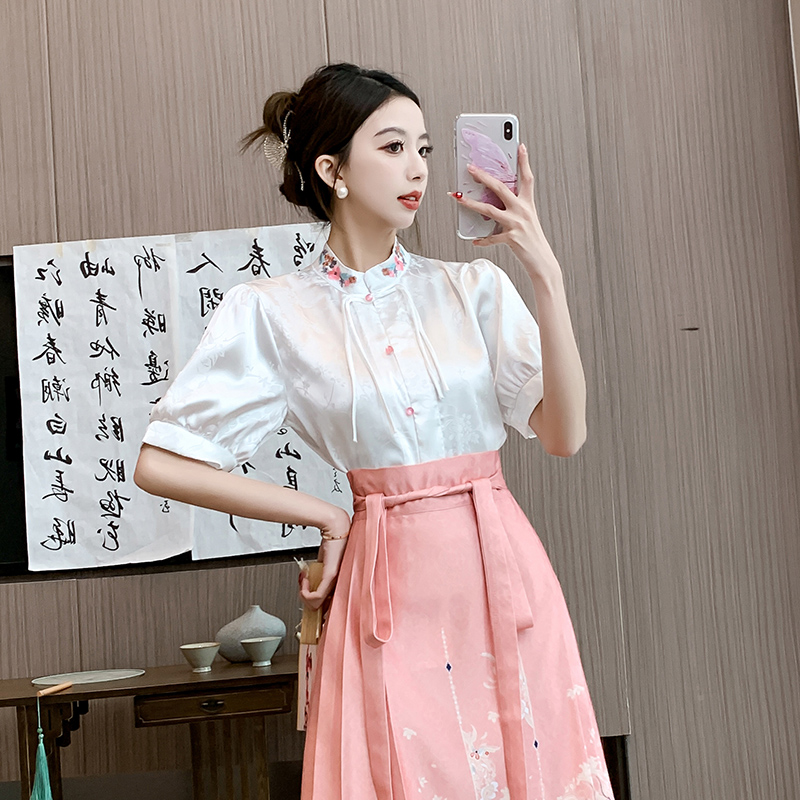 Real shot of new Chinese style short-sleeved embroidered jacquard double-craft shirt for women with horse-faced skirt and top