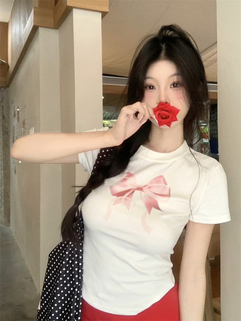 實拍 印花短袖T恤女2024新款小圓領收腰修身上衣