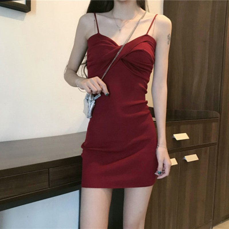 可甜可鹽茶歇法式赫本風初戀小個子辣妹紅色吊帶連衣裙子女夏季裝