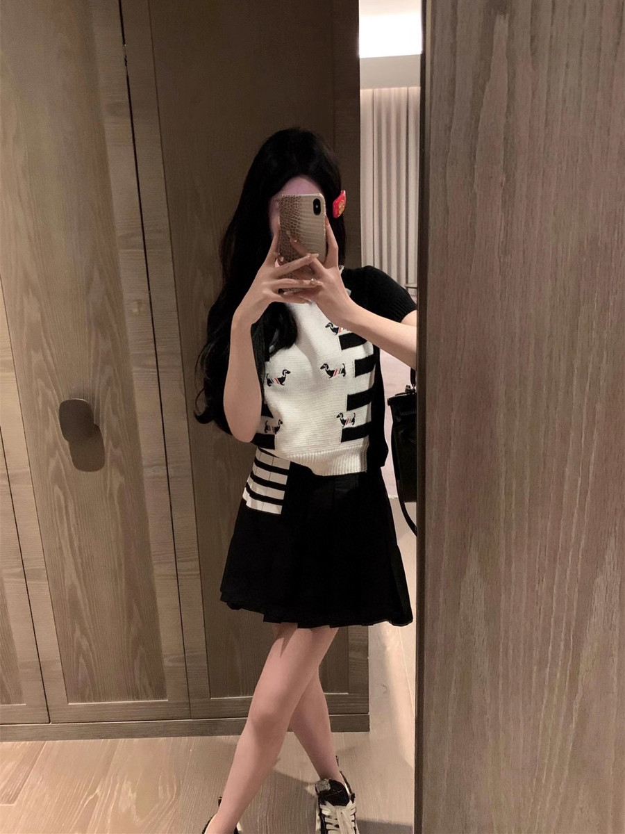 刺繡小狗拼色毛衣女2024春夏新款設計感顯瘦百搭洋氣針織上衣潮