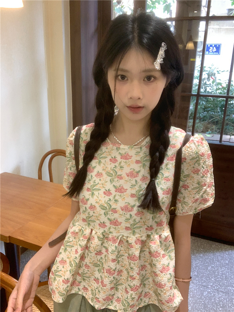 實拍 新款 可鹽可甜少女感減齡碎花泡泡袖短袖上衣