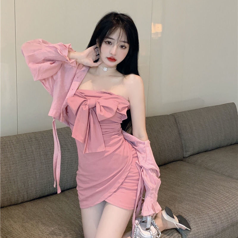 純欲風辣妹掛脖吊帶連衣裙女設計感小眾收腰緊身性感包臀短裙子夏
