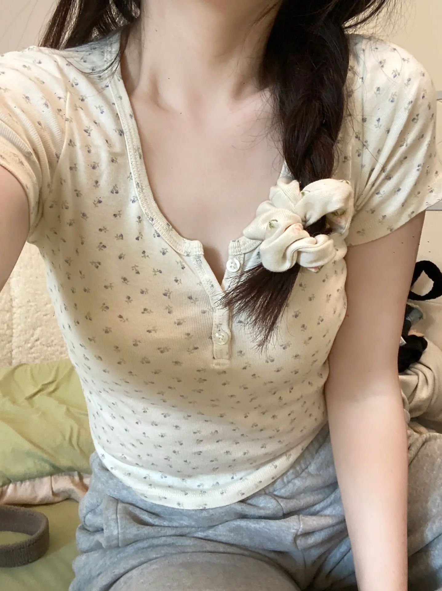 u領碎花短袖正肩短款上衣女夏季2024年新款修身設計感小眾百搭t恤