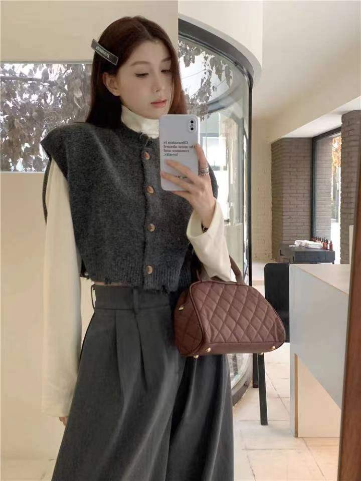 鹽系穿搭學院風灰色針織馬甲背心女韓版疊穿單排扣毛邊無袖短馬夾