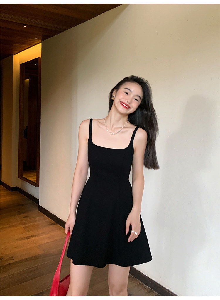 黑色吊帶連衣裙女夏2024新款a字短裙高級感拼接氣質收腰綁帶裙子