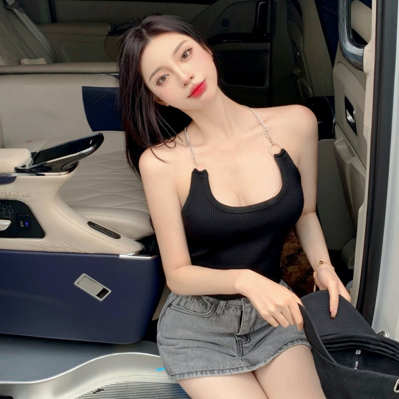 2024 new summer style chain ultra-short off-shoulder sweet and spicy knitted camisole with exposed navel and outer vest