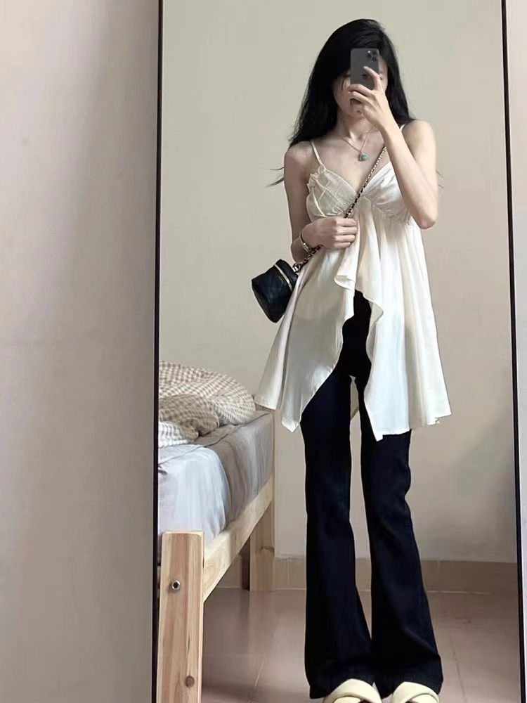 夏季小個子茶系穿搭白色吊帶背心上衣牛仔褲純欲風辣妹兩件套裝女