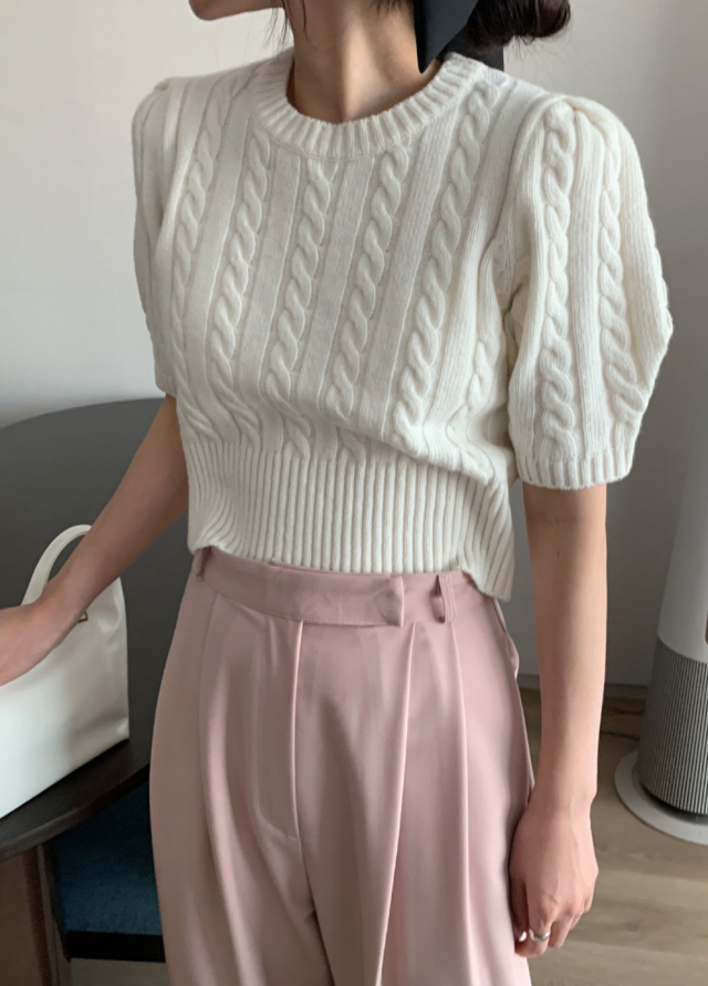 Korean ins spring new niche fashionable twist retro all-match short-sleeved sweater top puff-sleeved sweater