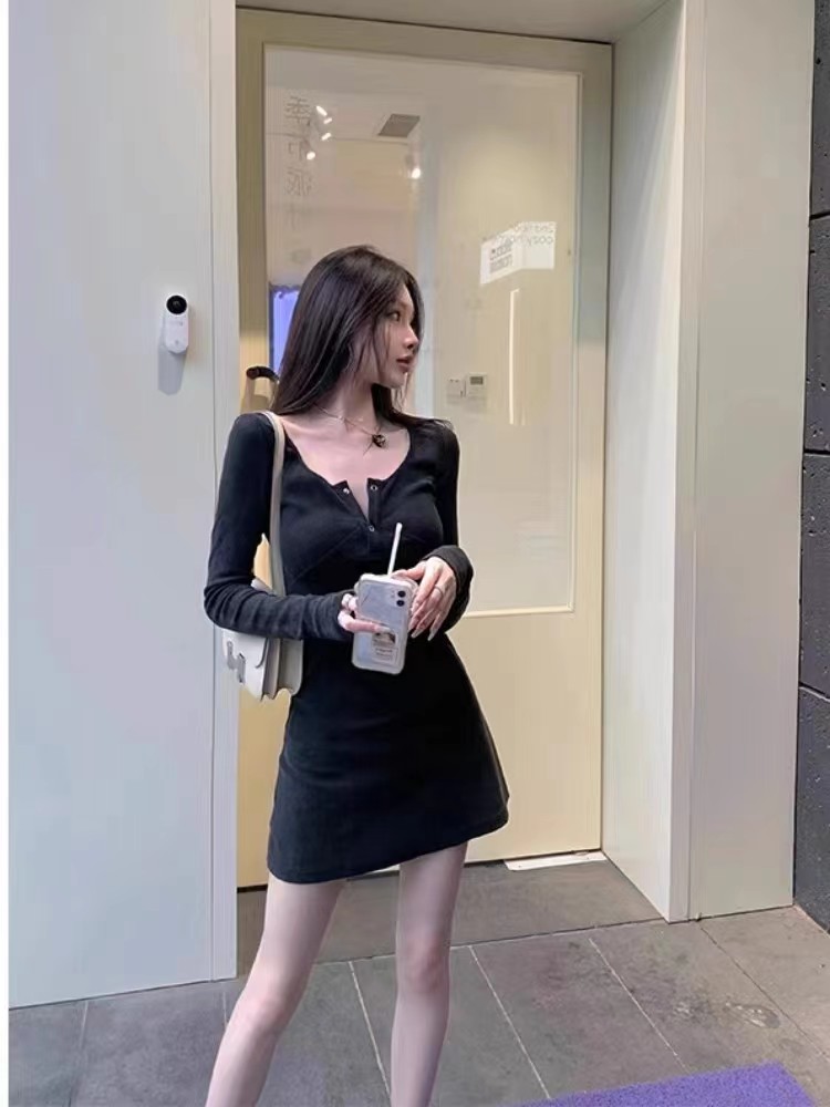 黑色長袖連衣裙女秋冬小個子修身性感辣妹氣質內搭打底包臀裙
