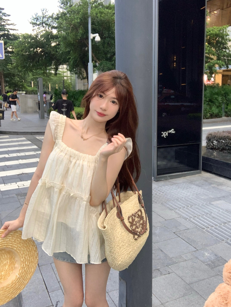 韓系甜美小飛袖吊帶上衣夏季女外穿設計感小眾寬鬆方領雪紡