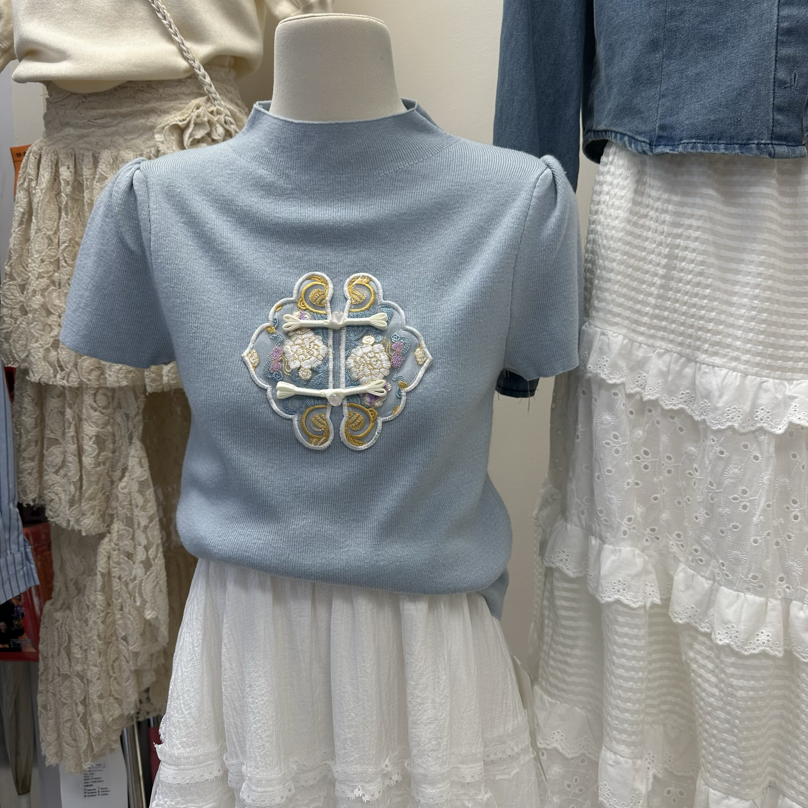 FEIMAO新中式針織衫女裝2024年春夏新款修身顯瘦刺繡盤扣百搭毛衣