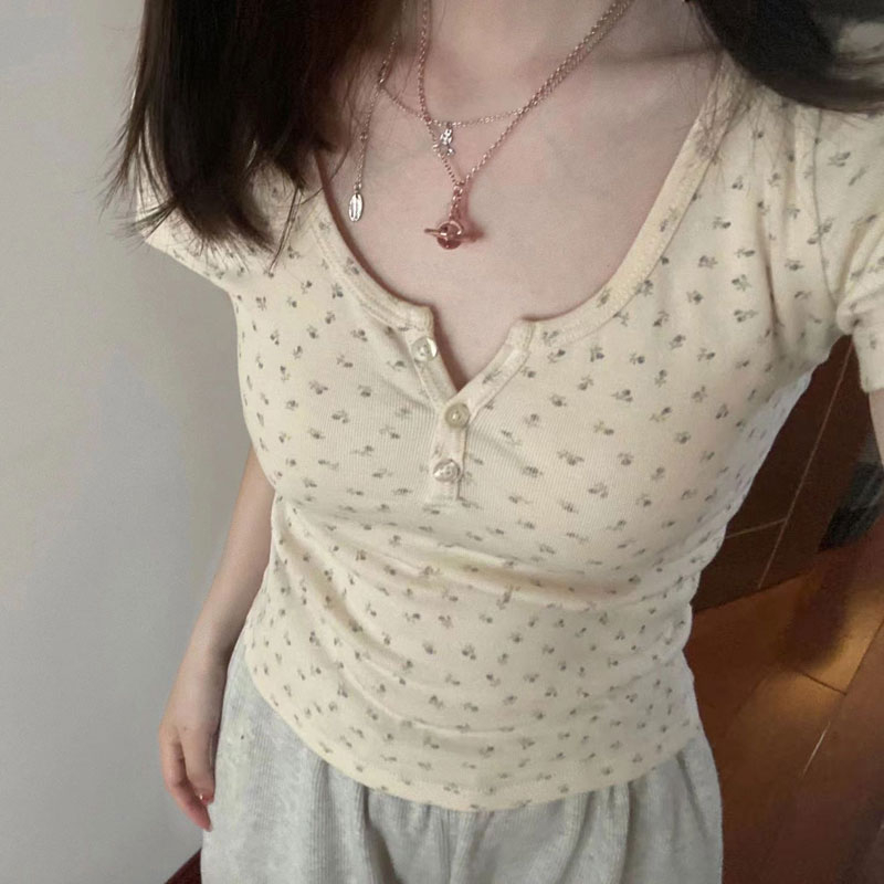 260克隨心裁復古甜美風碎花短袖t恤女夏季修身紐扣半開領上衣in