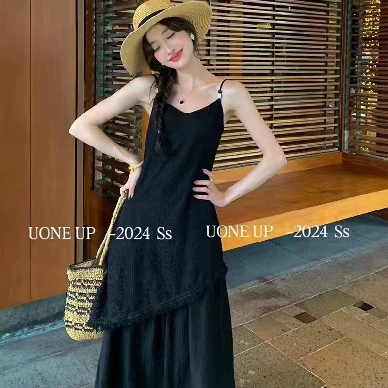 法式赫本風黑色吊帶連衣裙女夏季高級感小眾設計收腰顯瘦氣質長裙