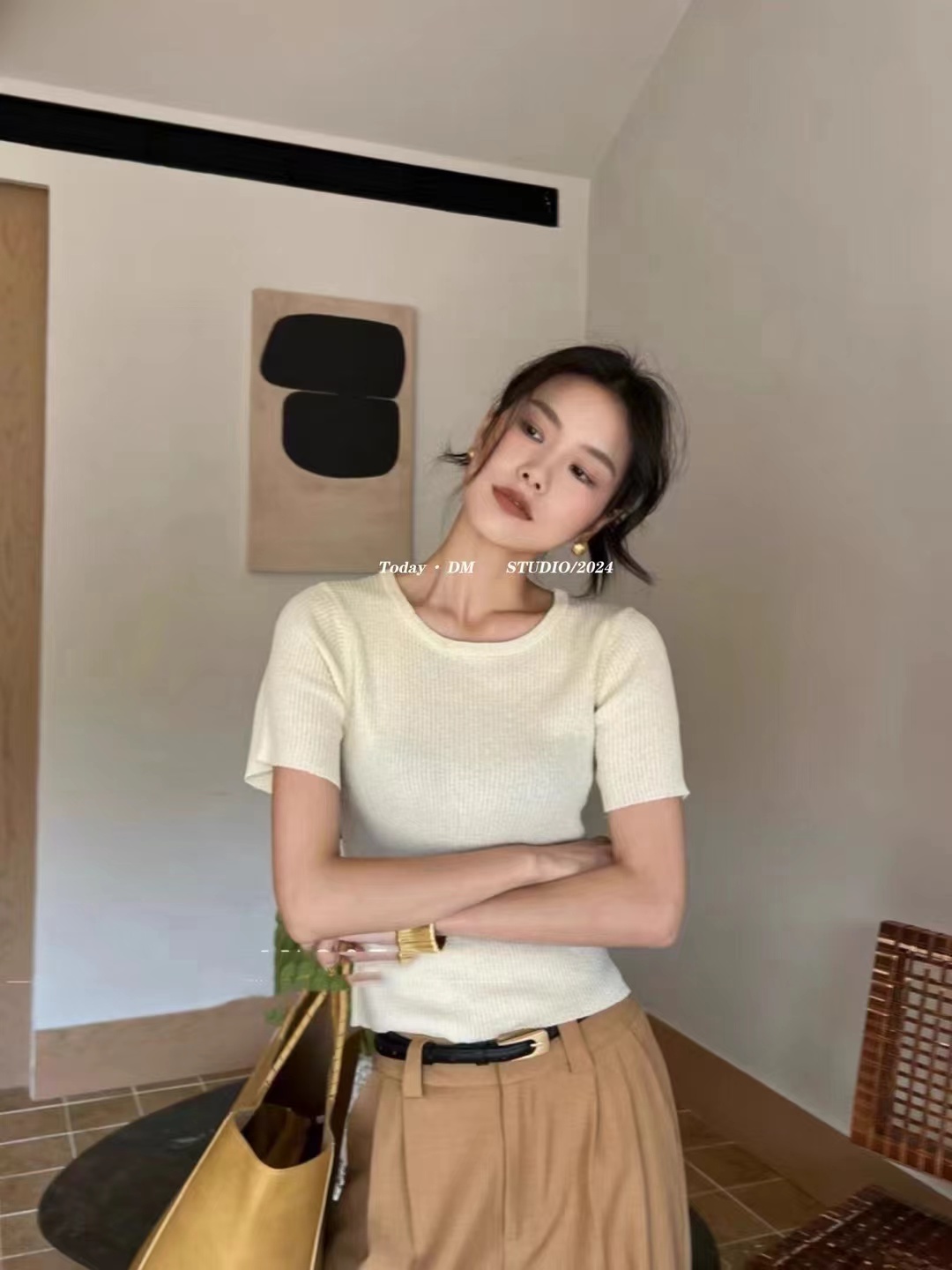 BB家短袖針織套頭女2024夏裝新款純色法式圓領修身洋氣薄款打底韓