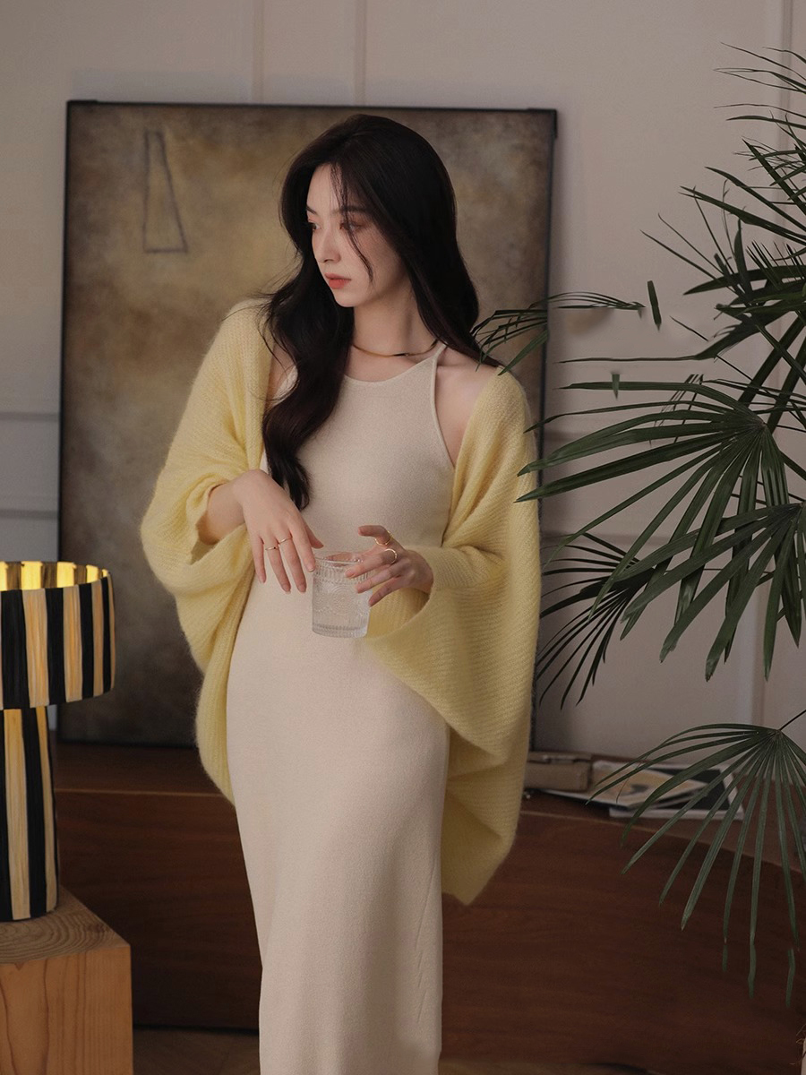Cheese knitted cardigan for women 2024 spring and autumn new design niche curved outer sweater temperament slimming top