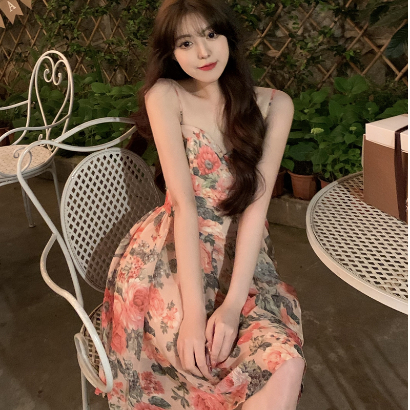 高品質2024夏季新款法式v領浪漫印花花朵連衣裙花色吊帶高腰A字