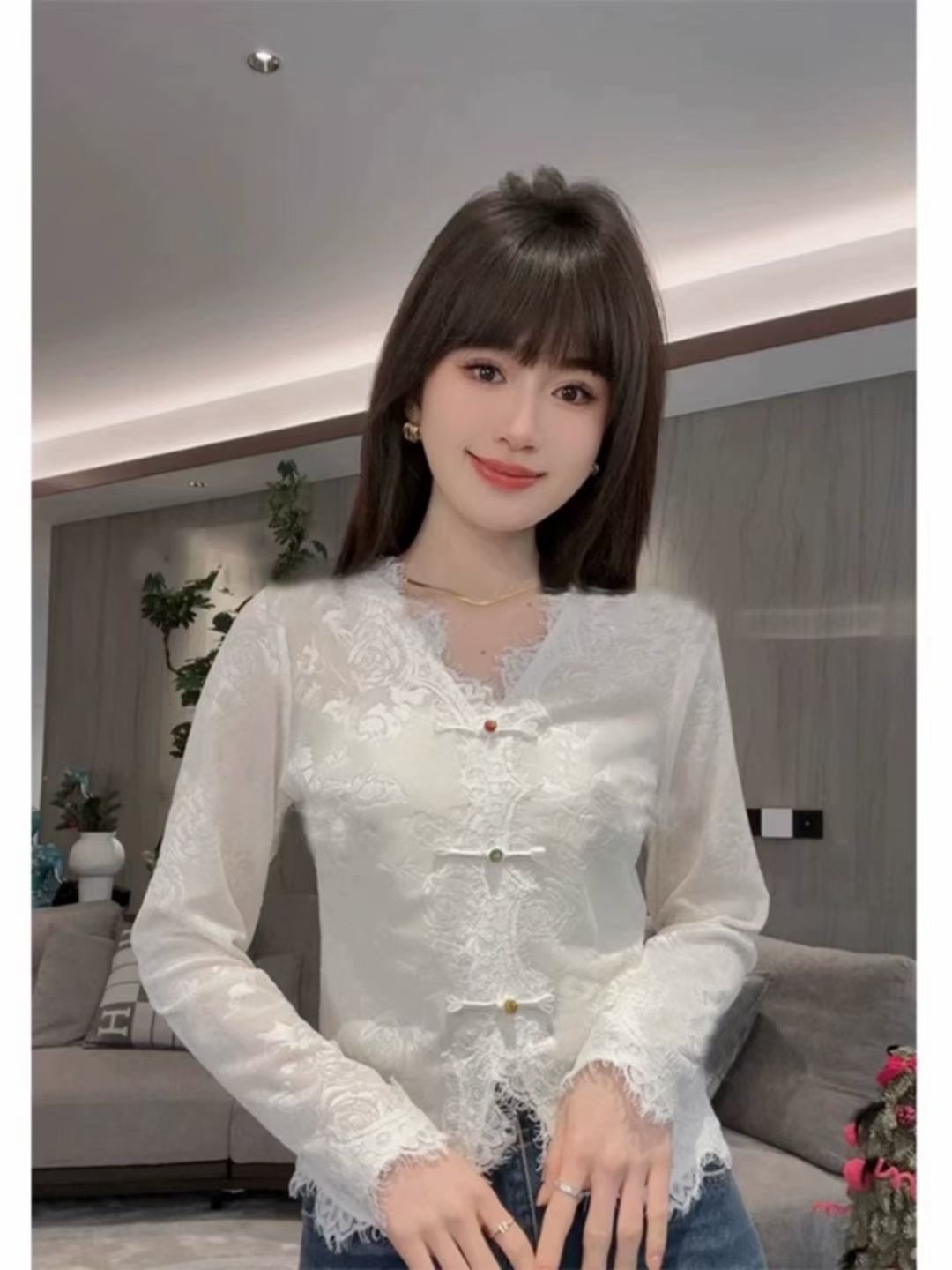 2024春款女裝獨特别致小眾設計感新中式國風盤扣蕾絲打底襯衫