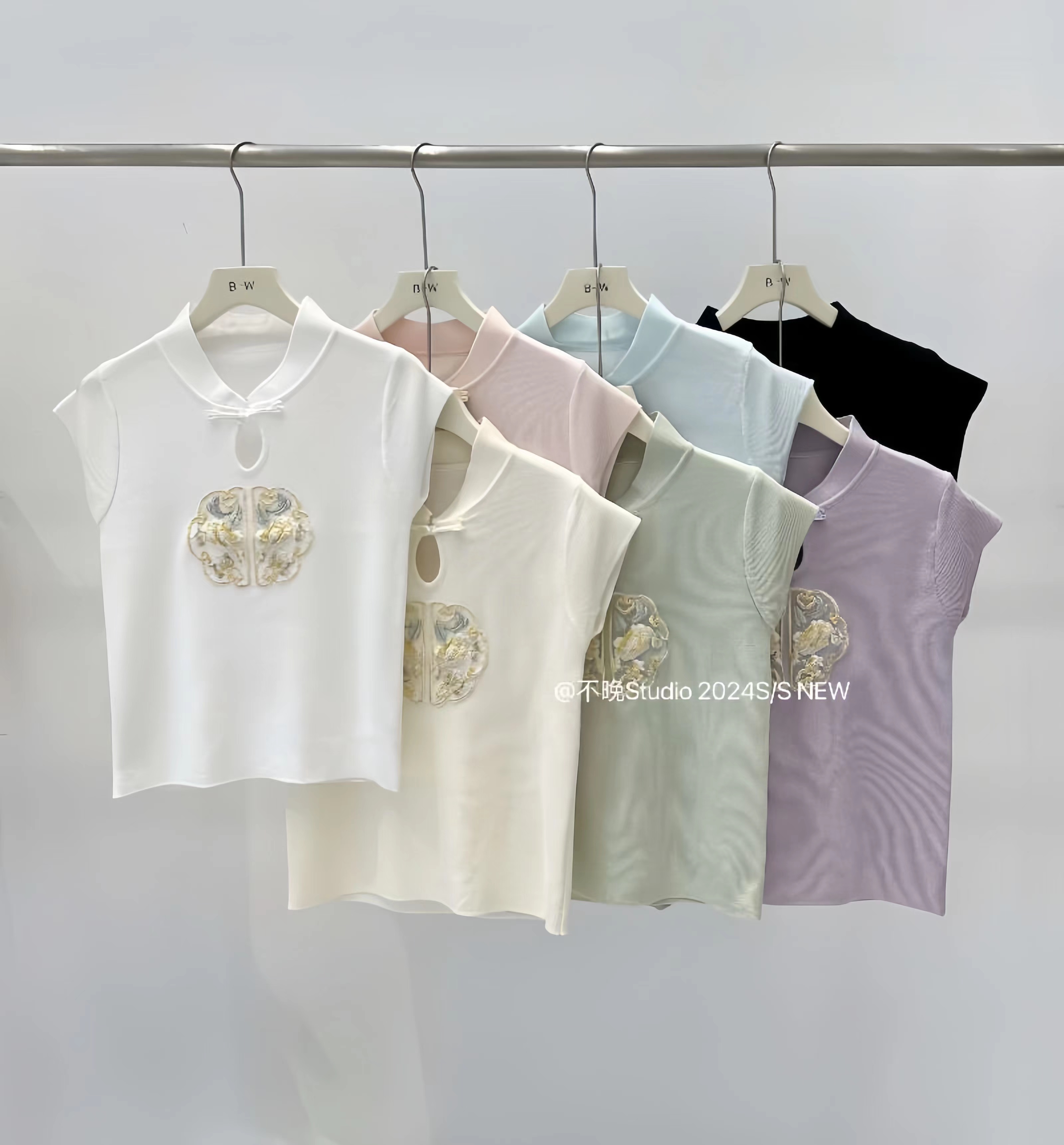 新中式刺繡立領短袖上衣女2024夏季新款小眾國風修身短款別致小衫