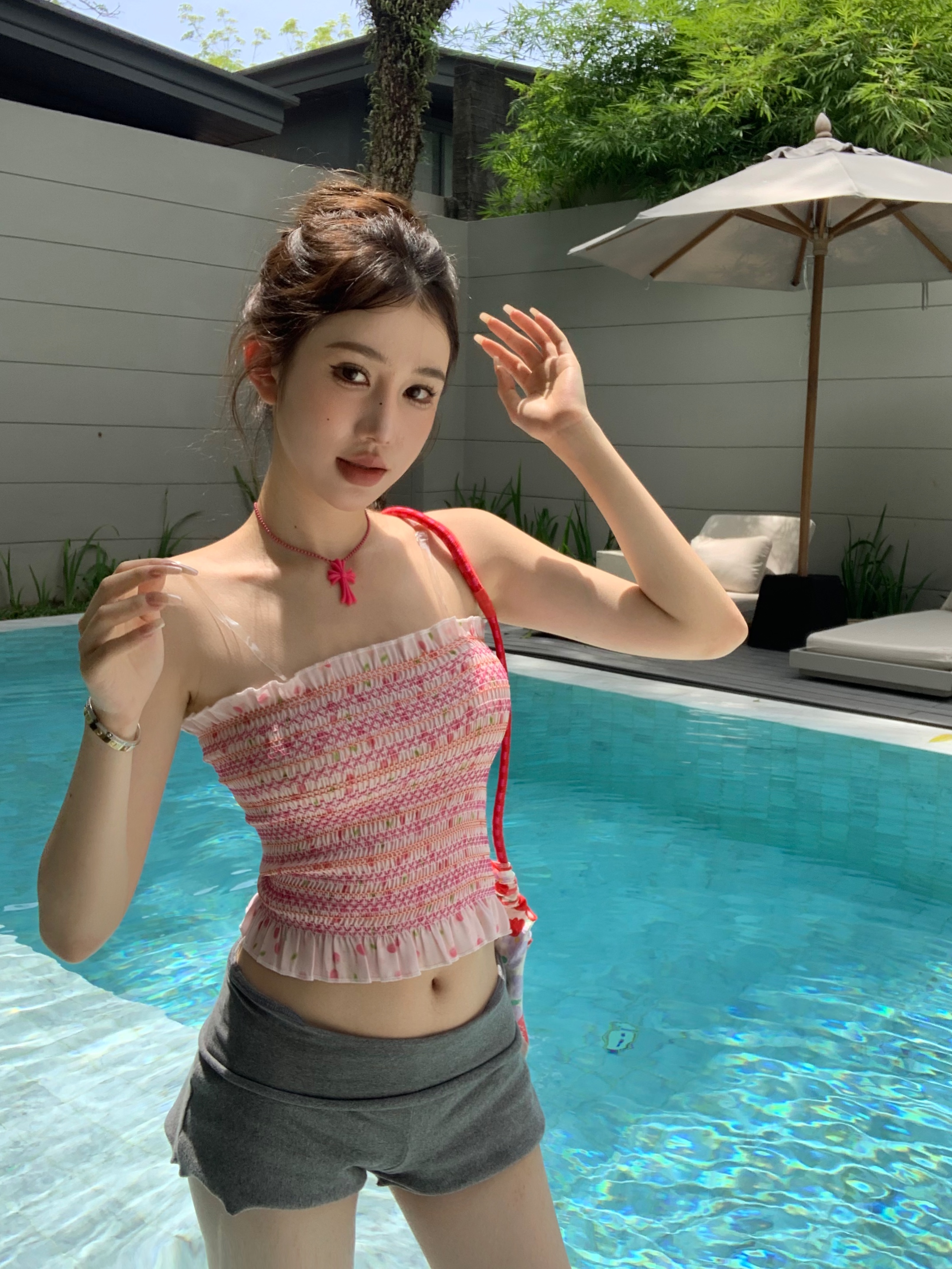 Real shot of sweet cherry tube top, contrasting color, high elastic small camisole, vacation style top