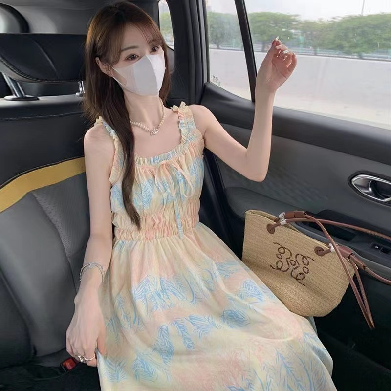 設計感顯瘦碎花吊帶裙2024夏季新款木耳邊初戀甜美連衣裙
