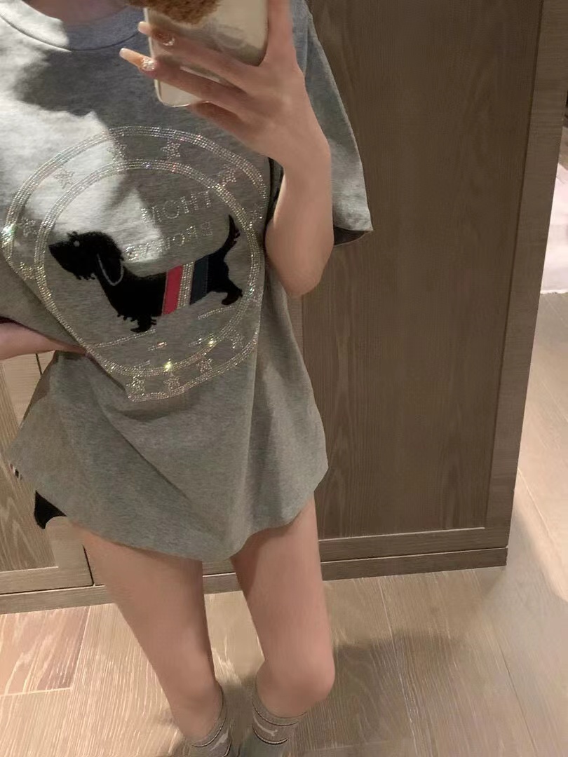 TB重工燙鑽圓盤小狗短袖T恤女配襪子時尚洋氣減齡百搭小眾上衣潮