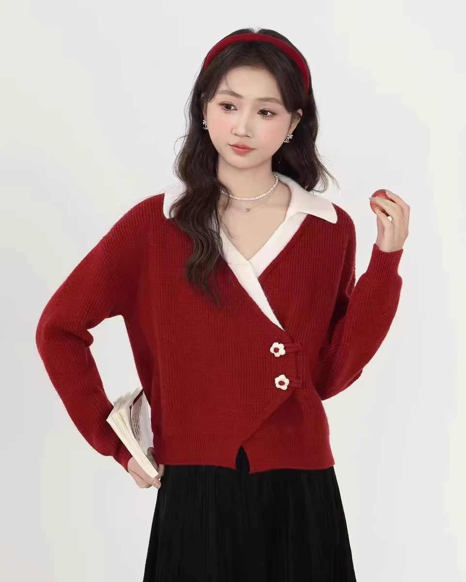 新年紅色假兩件毛衣服女秋冬本命龍年胖mm不規則針織開衫上衣