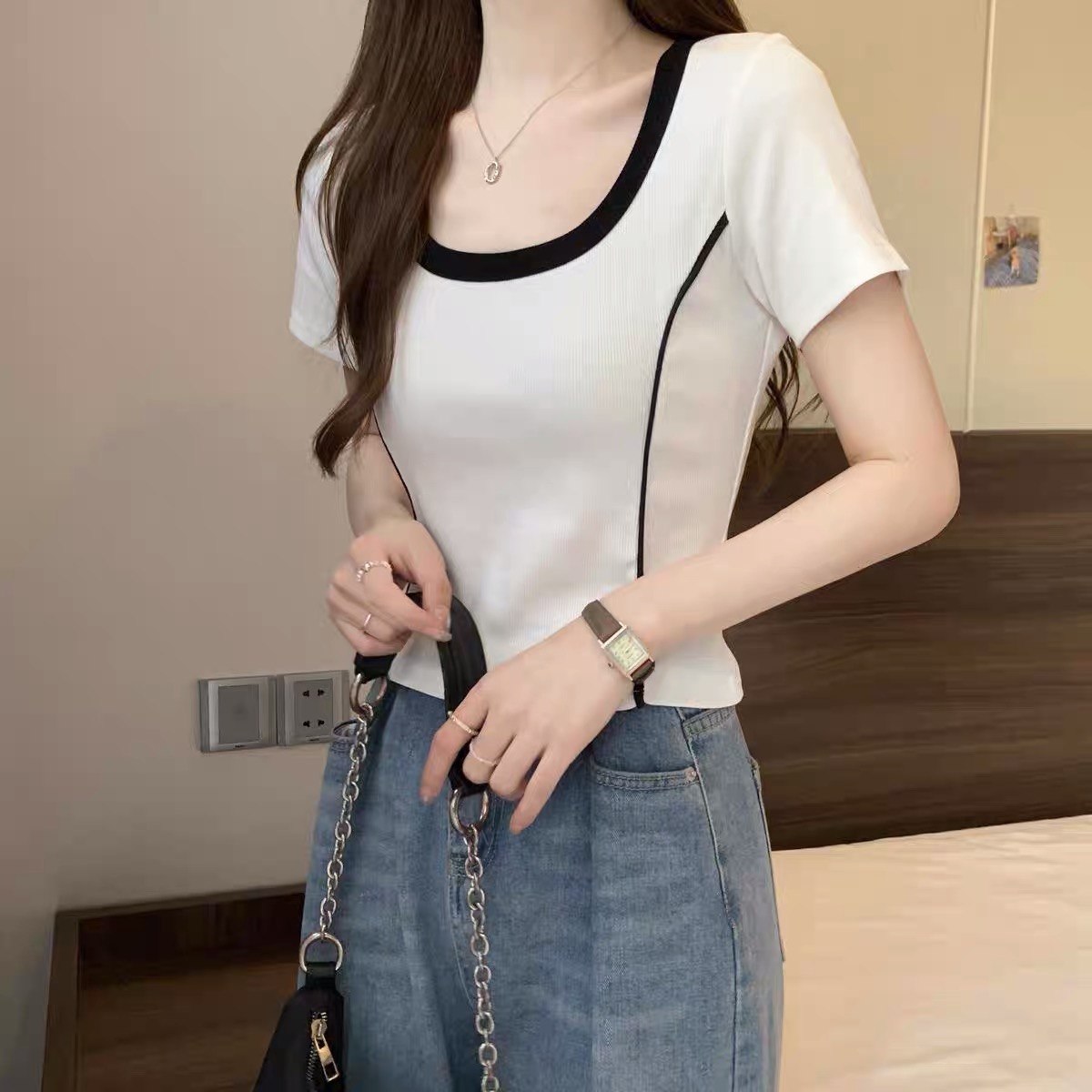 大碼魚骨正肩短袖t恤女夏季胖mm顯瘦修身露鎖骨辣妹撞色短款上衣