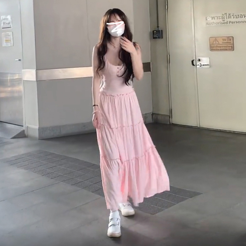 溫柔風粉色吊帶連衣裙子夏季2024新款女裝早春裝海邊度假氣質長裙