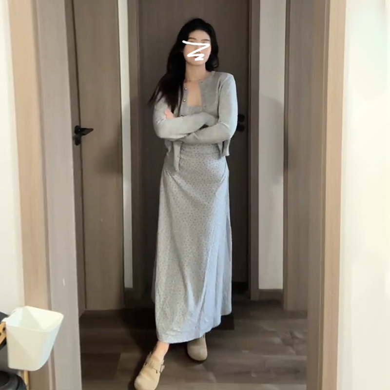 2024早春新款灰色開衫吊帶連衣裙子女夏裝穿搭一整套法式碎花長裙