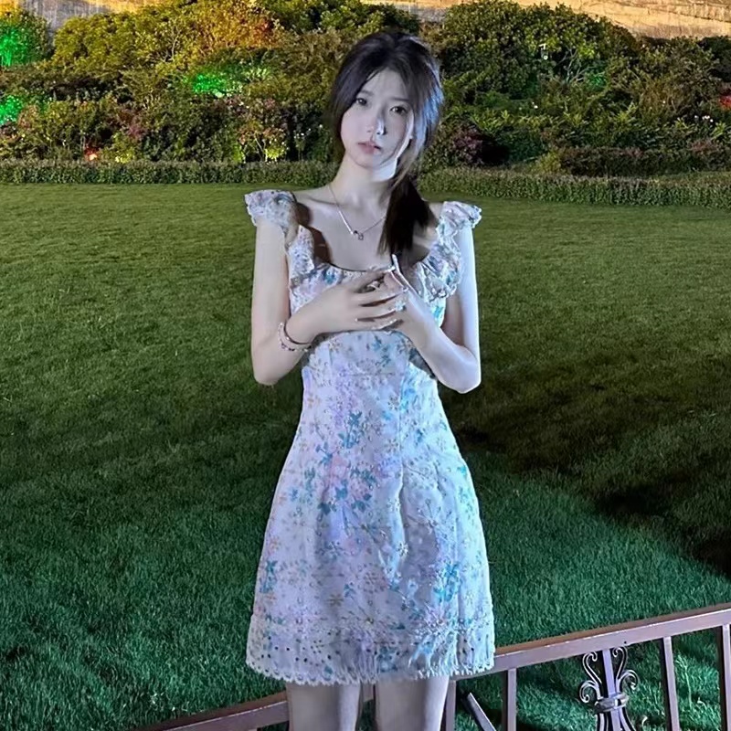 2024新款韓系穿搭連衣裙女小眾高端方領別致獨特收腰顯瘦蝴蝶結裙