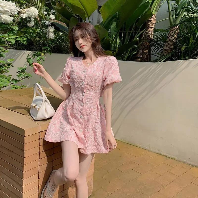 立體浮雕法式連衣裙女夏季V領收腰小個子泡泡袖小心機露背短裙子
