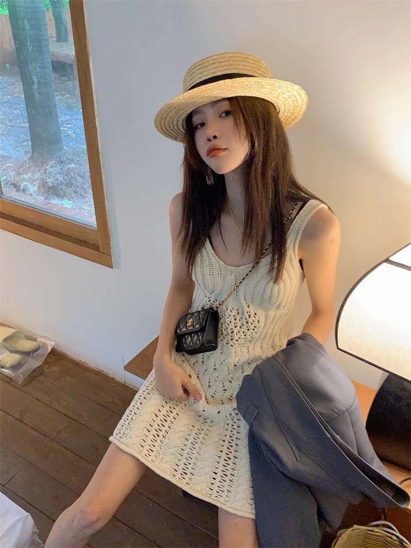 鏤空海邊度假風沙灘裙針織吊帶裙女夏季小個子設計感連衣裙短裙子