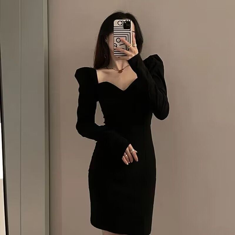 高級感法式泡泡袖2024方領連衣裙女短裙包臀赫本風早秋新款小黑裙