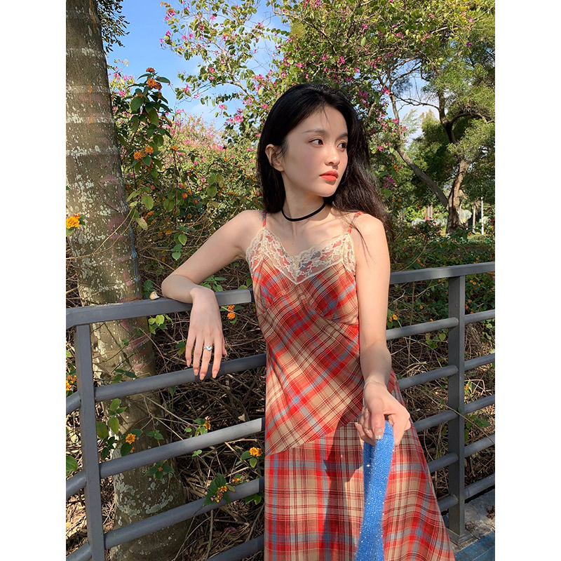 法式復古蕾絲花邊格子吊帶連衣裙新款2024女夏季中長裙氣質裙子潮