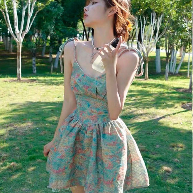 溫柔風甜美碎花吊帶連衣裙女夏季2024年新款短裙收腰蓬蓬裙子印花