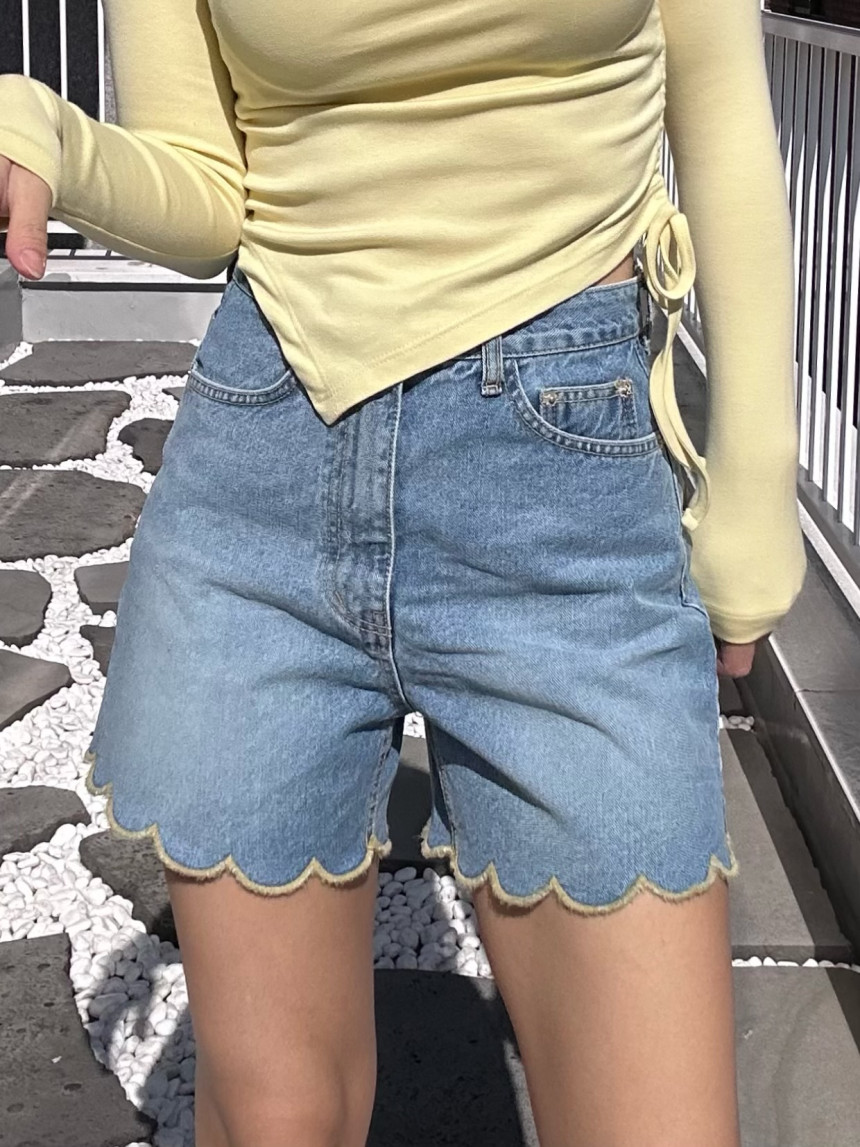 波浪刺繡短褲