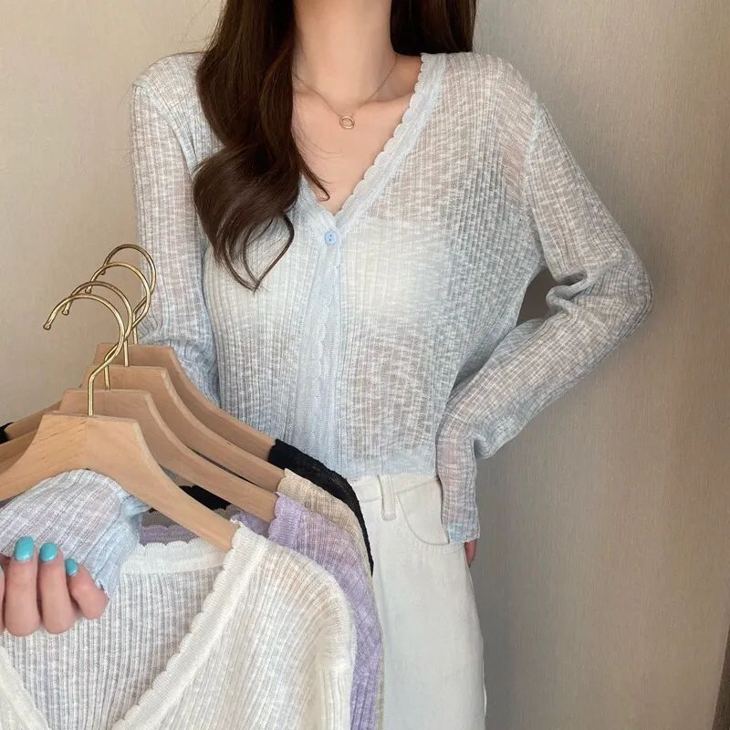 Xiaoxiangfeng knitted cardigan thin women's summer V-neck ice silk loose outer sun protection jacket short top long sleeves