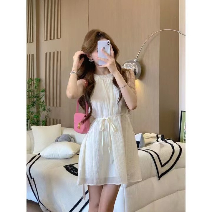 設計感掛脖氣質連衣裙吊帶裙短款甜美法式度假風無袖露肩吊帶裙