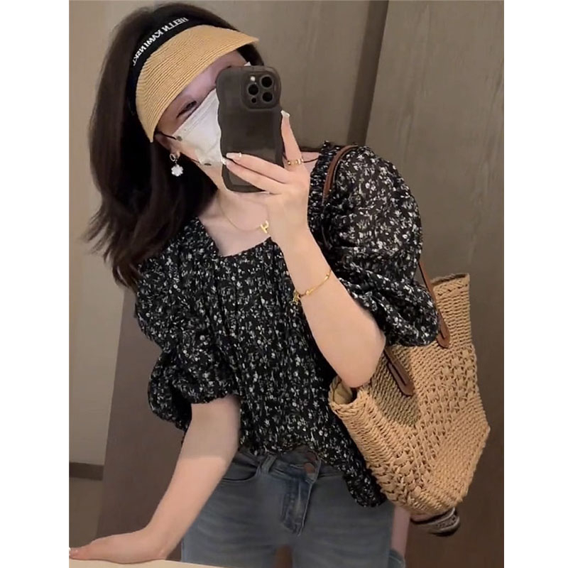 2024夏胖mm顯瘦一字肩鎖骨上衣女設計感方領泡泡袖碎花襯衫女
