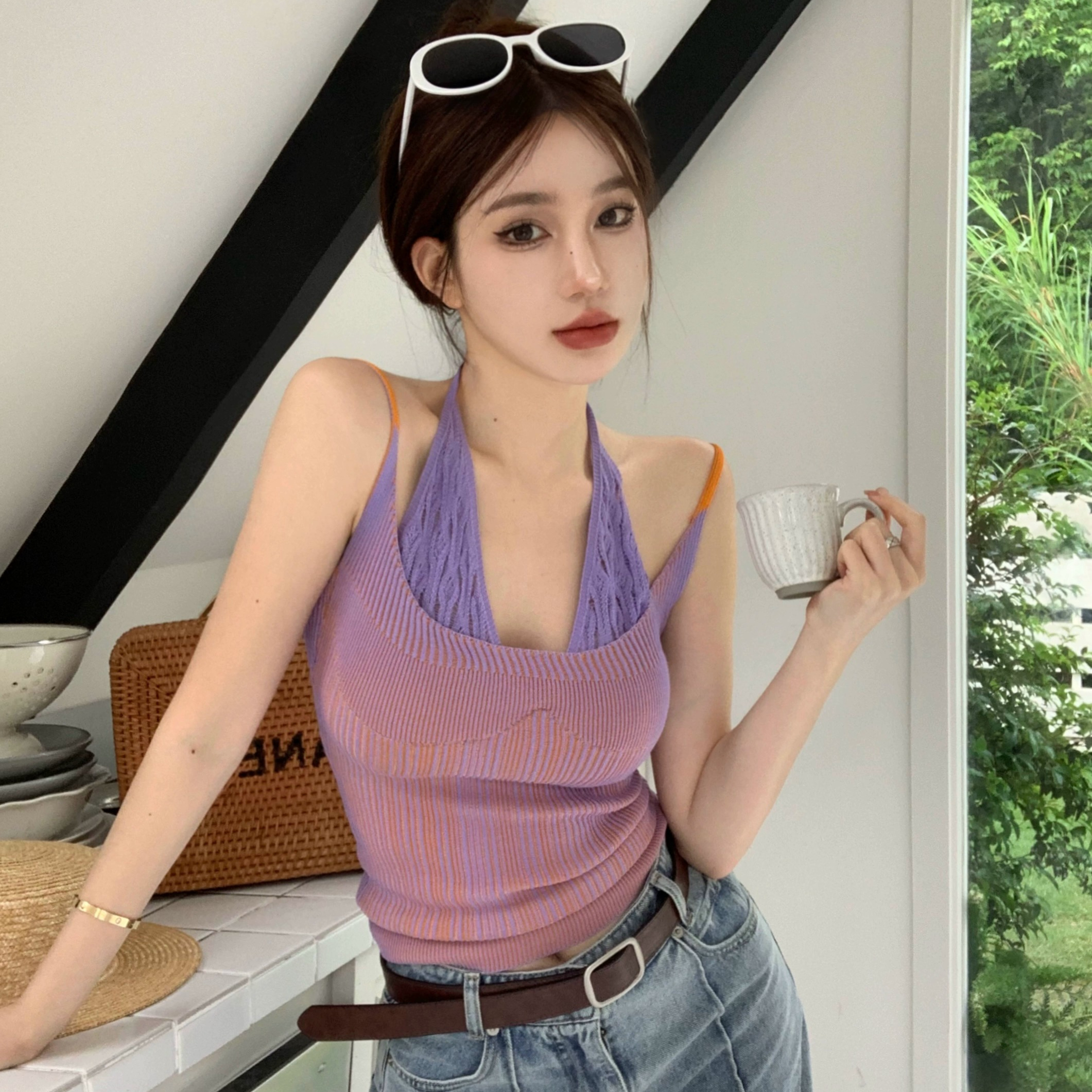 Hot girls wear halter neck camisole women's inner wear summer fake two-piece slimming and contrasting color beautiful back sleeveless top