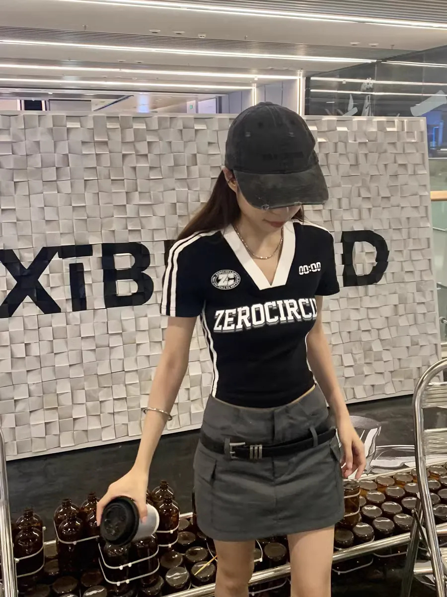 純棉 設計感小眾2024夏季新款v領T恤女韓版短款修身拼色短袖上衣
