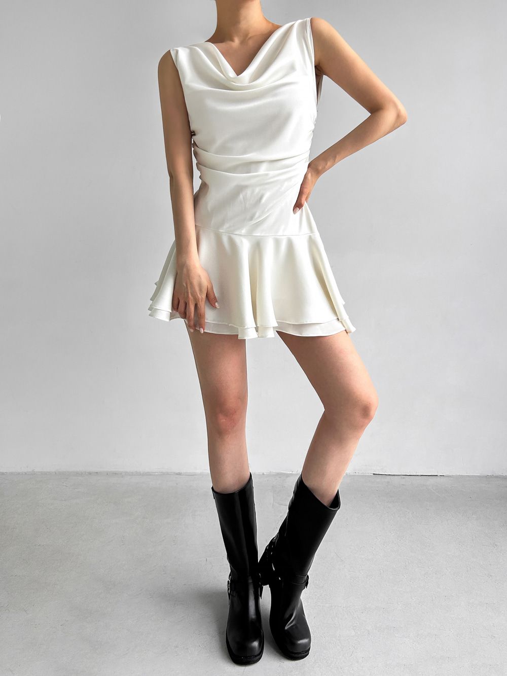 Korean chic early spring style swing collar smocked ruffled suspender short dress