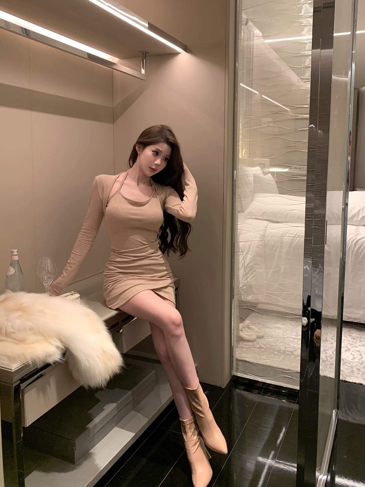 kubiliv人間窈窕假兩件掛脖修身長袖連衣裙褶皺包臀裙女
