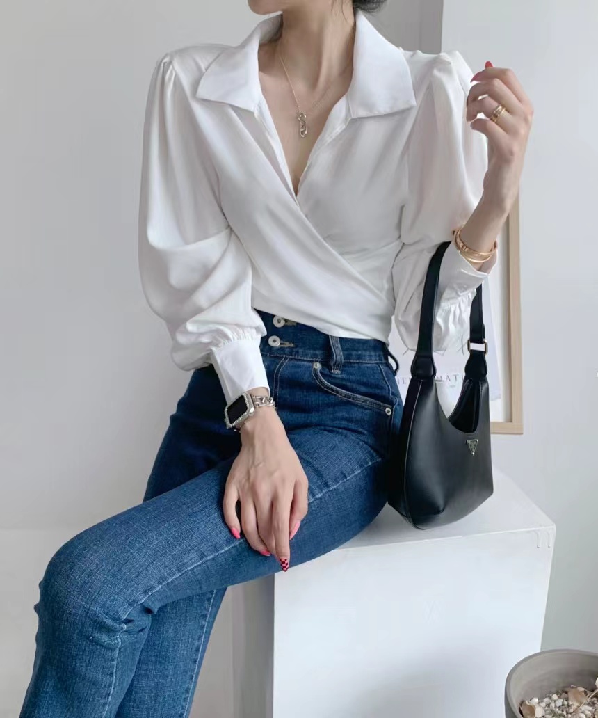 港風小眾高級感交叉V領襯衫2024秋季新款女氣質收腰職業通勤上衣