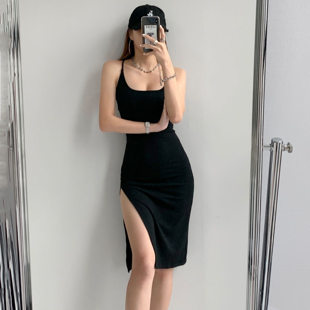 露背修身性感吊帶連衣裙純欲辣妹包臀御姐帶胸墊私服別致小黑裙